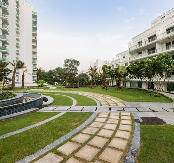 DLF kings Court